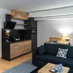 Meta & Vine Hotel 4*