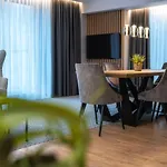 Meta & Vine Hotel