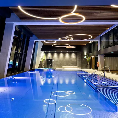 Meta & Vine Hotel 4*