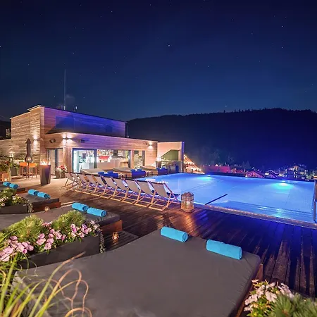 Meta & Vine Hotel 4*