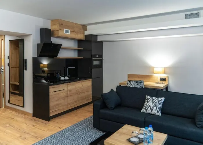 Meta & Vine Hotel 4*