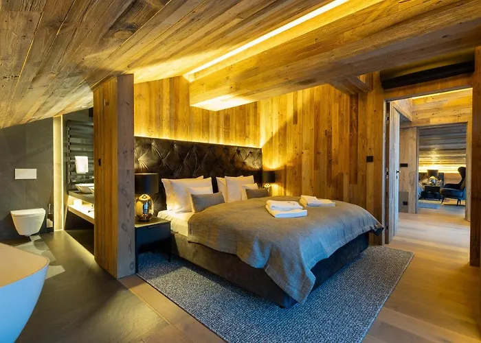 Meta & Vine Hotel 4*