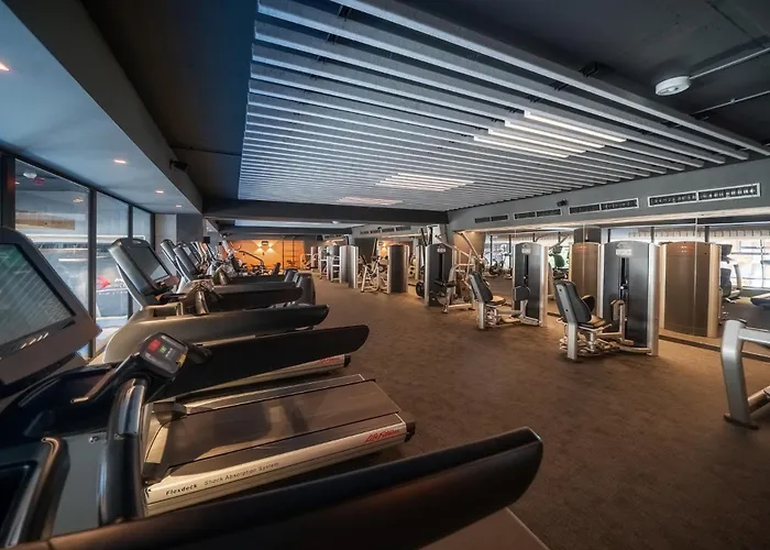 Meta & Vine Hotel 4*